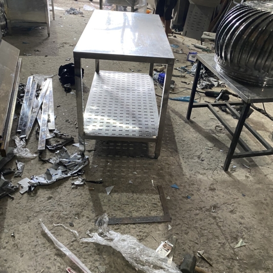 bàn kệ 2 tầng 1m50