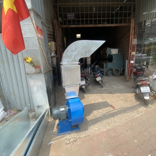 Lắp ráp quạt hút mùi theo yêu cầu