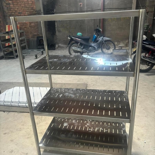 kệ inox 4 tầng mặt soi lỗ