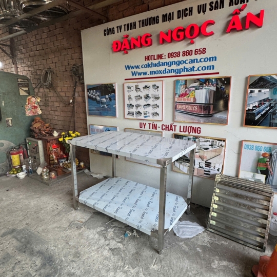 Bàn inox 2 tầng 70